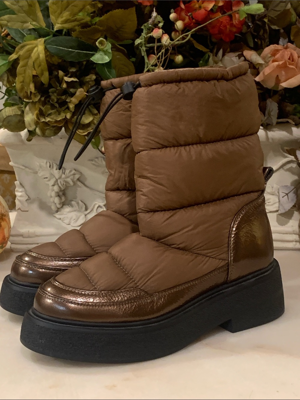 Avec Les Filles Puffer Boots Size 9